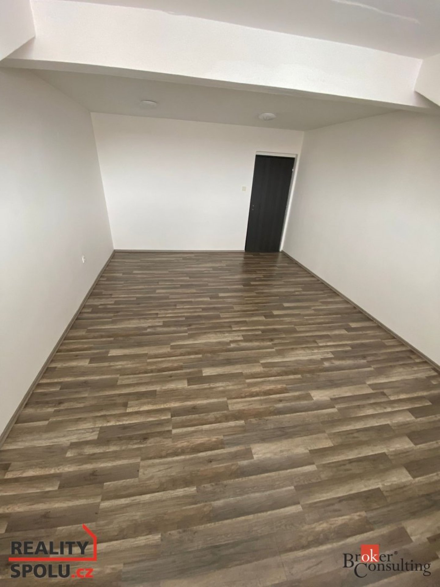 Pronájem, komerční/kanceláře, 21.65 m2, Skrétova 475/8, 30100 Plzeň, Plzeň-město [ID 80097]