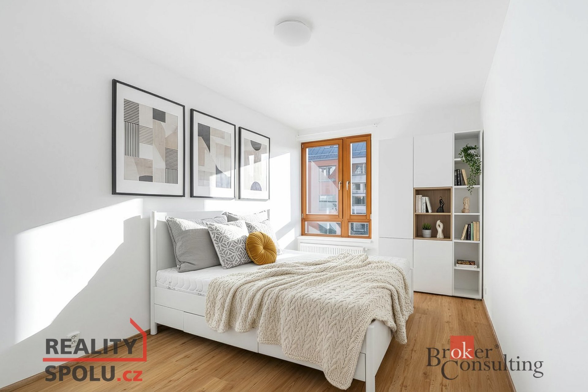 Prodej bytu 2+kk s balkonem a parkováním na výjimečném místě ve Vršovicích u Grébovky