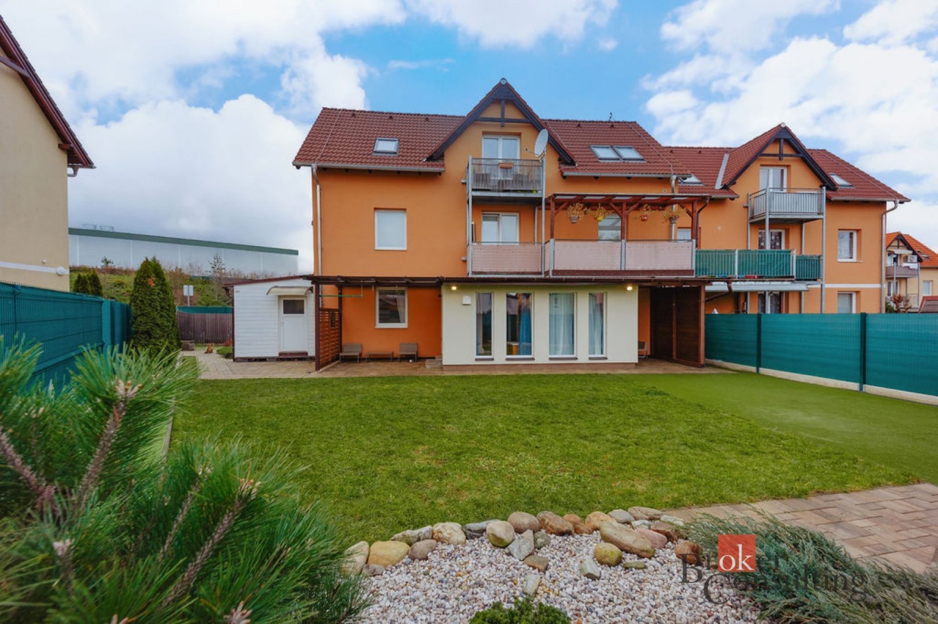 Komfortní bydlení na kraji Prahy s vlastní zahradou bez starostí