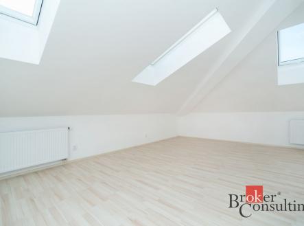 Pronájem bytu, 2+kk, 86,9 m²