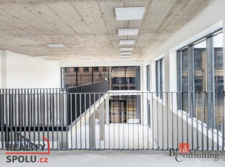 Pronájem komerčního objektu, jiný, 232 m²