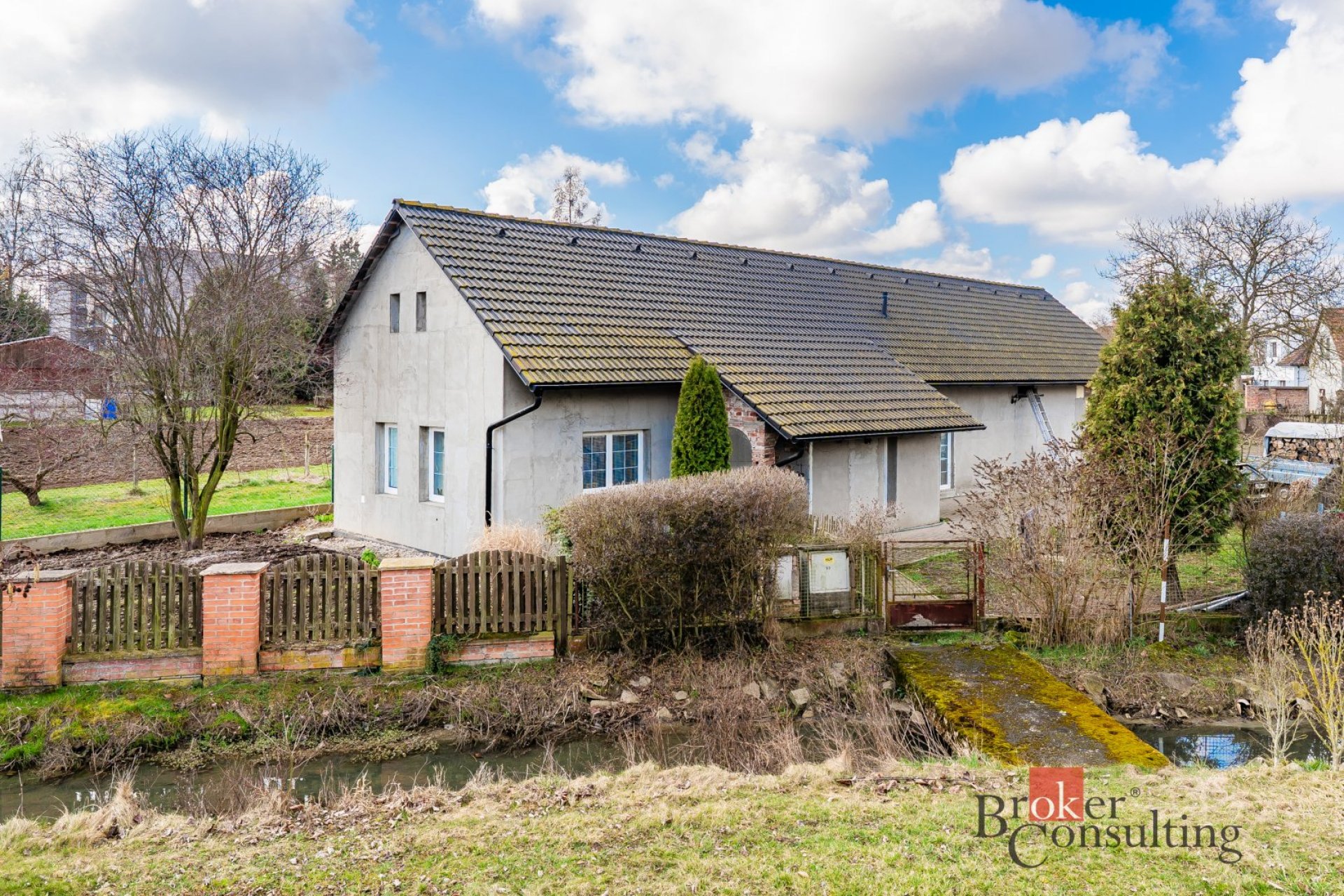 Prodej prostorného rodinného domu 6+1 v obci Staré Nechanice