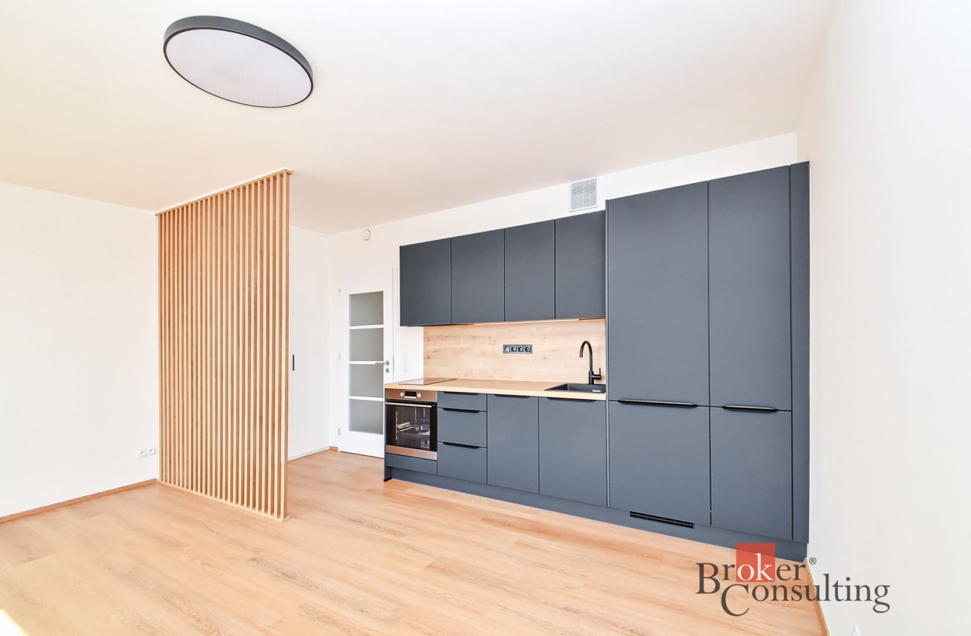 Prodej bytu 1KK, 31,1m2 + balkon 3m2, novostavba, P8, Dolní Chabry