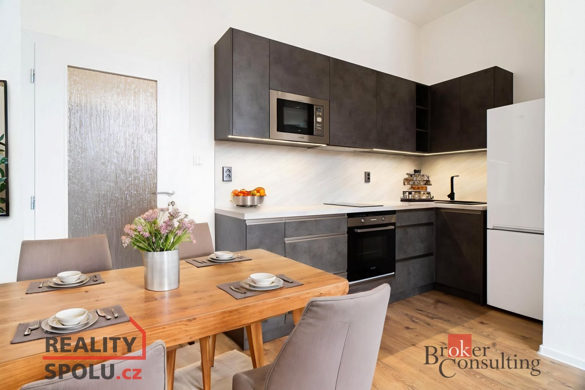 Prodej bytu 1+kk 25,3 m2 s parkovacím stáním