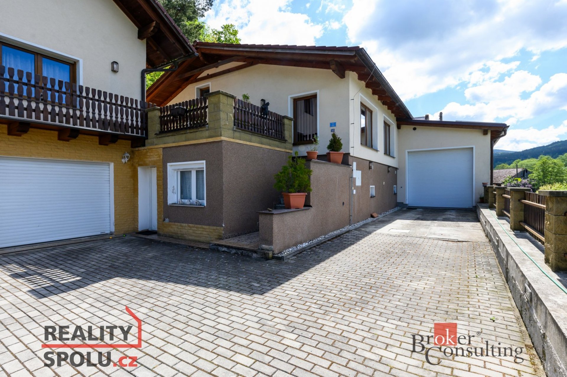 Prodej vícegeneračního rodinného domu v Dešenicích, části Milence