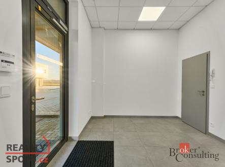 Pronájem komerčního objektu, administrativní budova, 266 m²