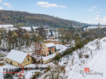 Prodej komerčního objektu, jiný, 1 500 m²