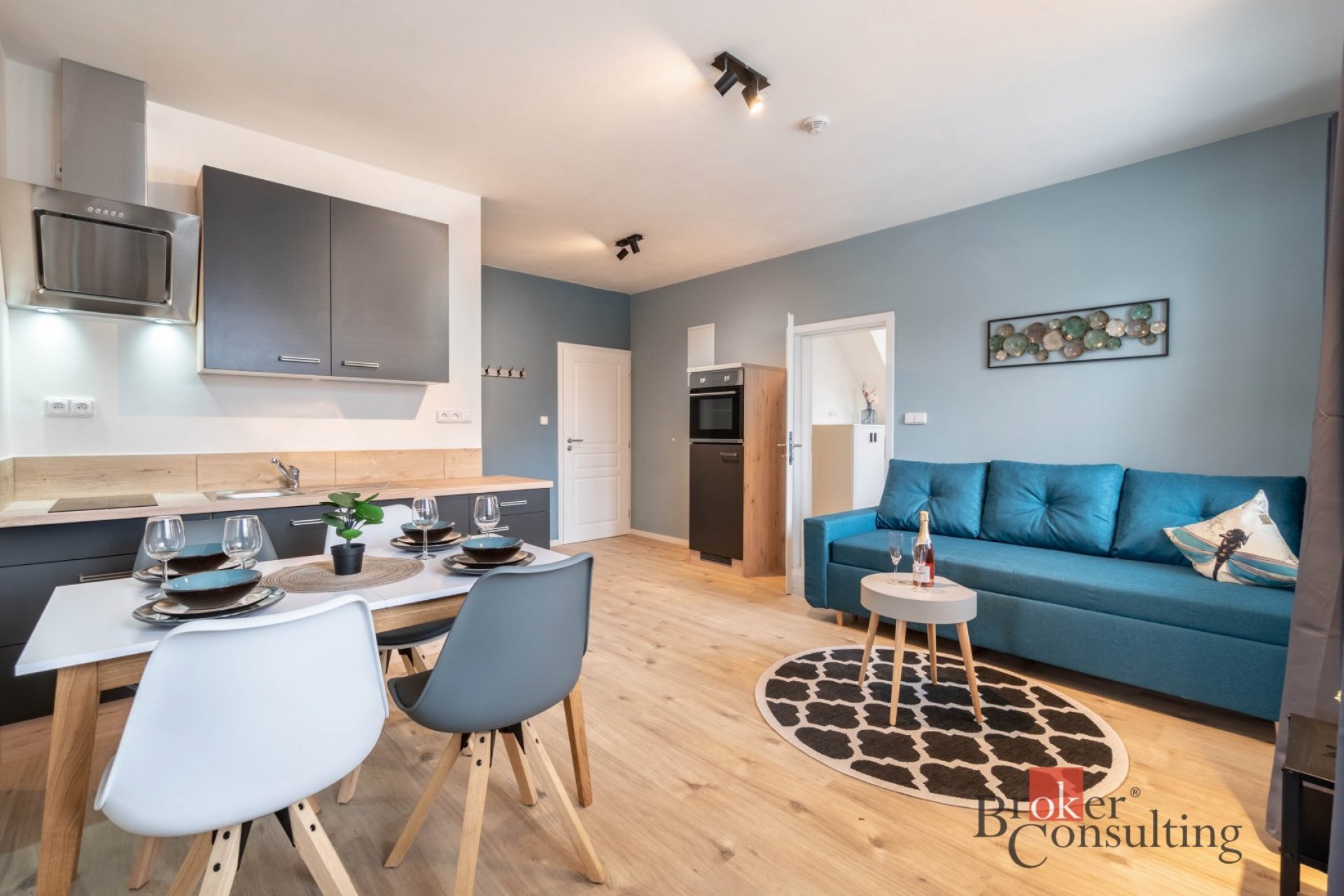 Luxusní apartmán 3+kk s dvěma koupelnami, terasou a parkovacím stáním