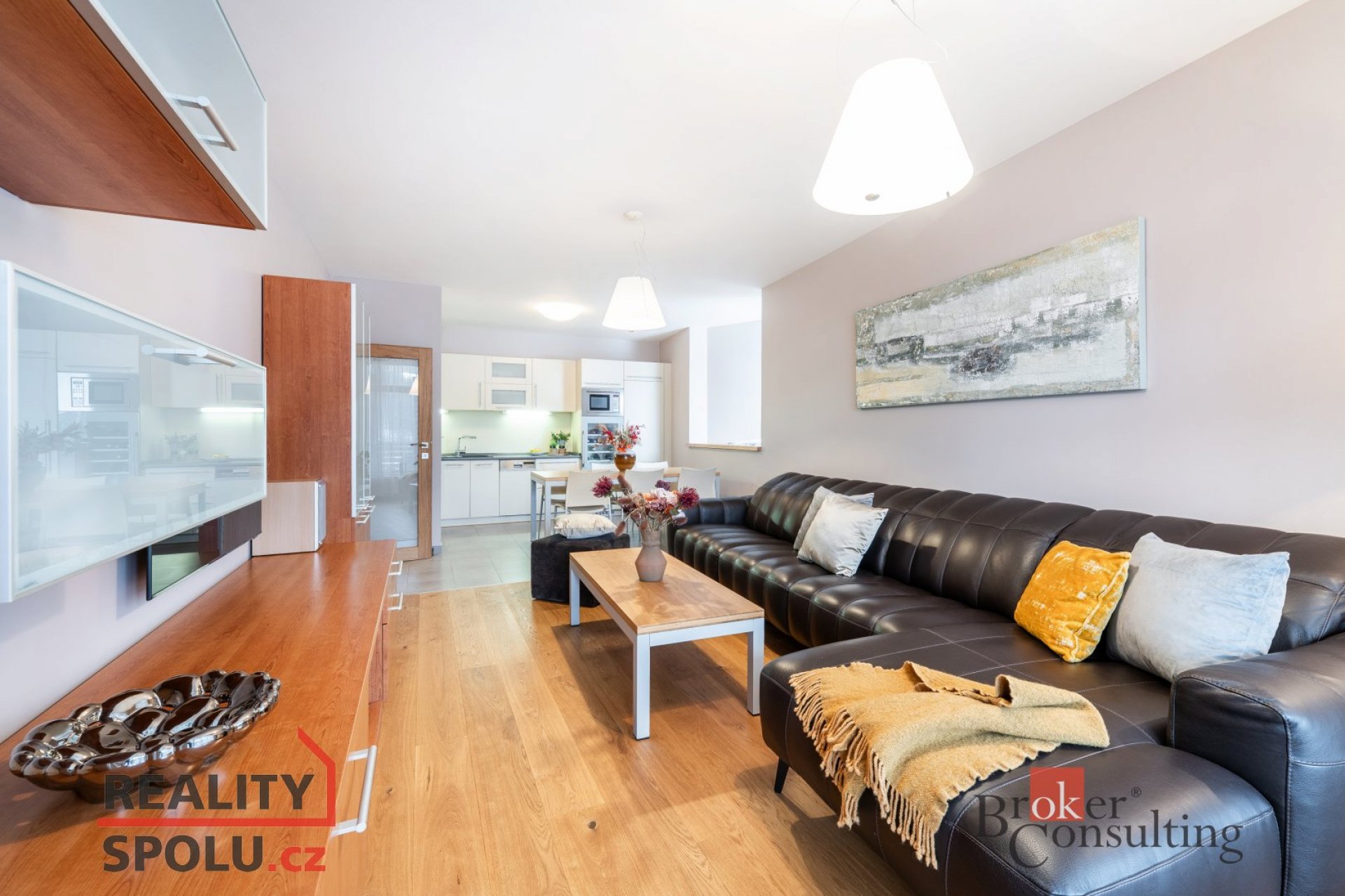 Apartmán 3+kk s terasou, 2 garážemi a výhledem – Harrachov