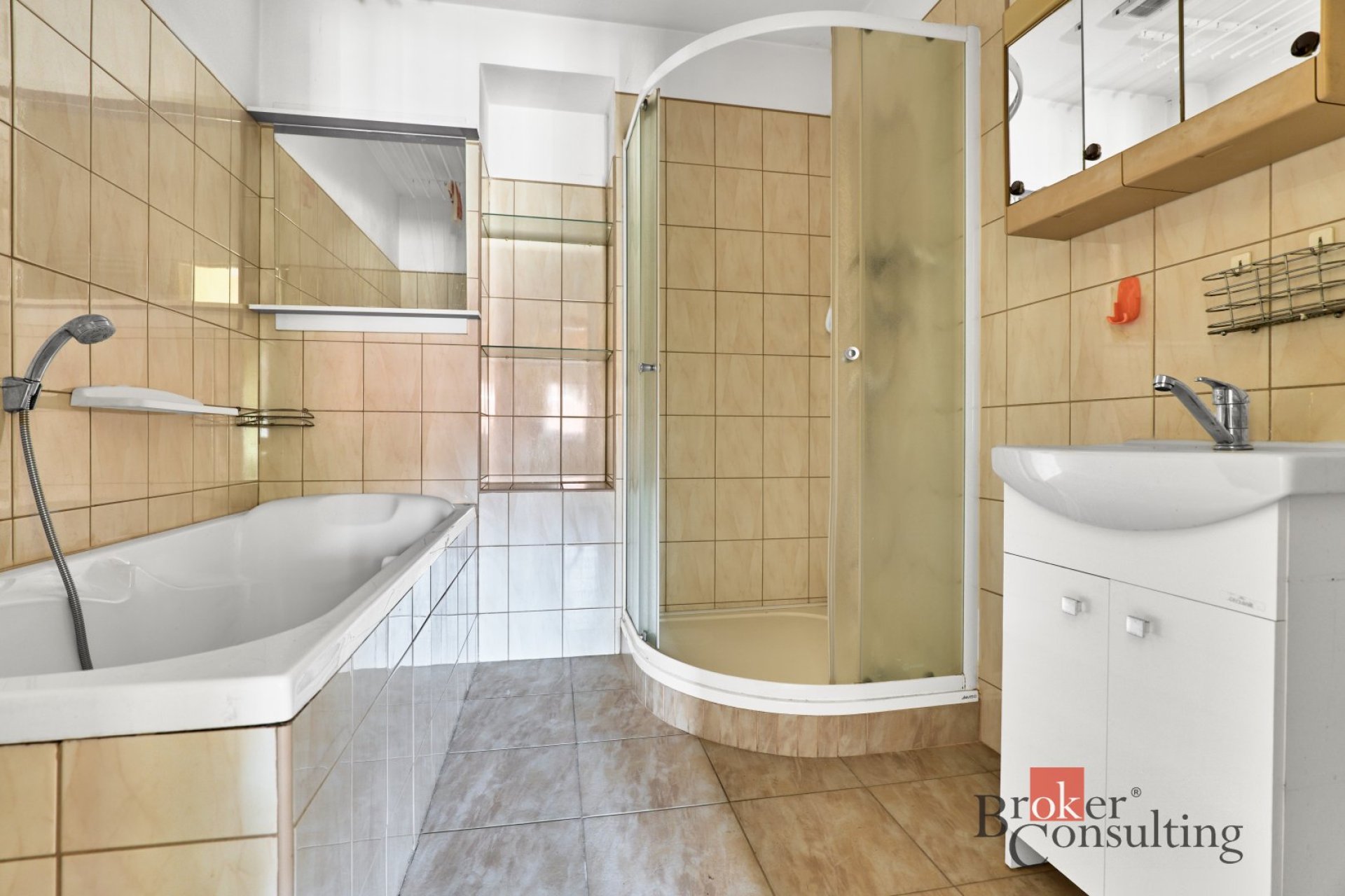 Prodej, byty/2+1, 70 m2, náměstí Karla IV. 127, 36221 Nejdek, Karlovy Vary [ID 81429]