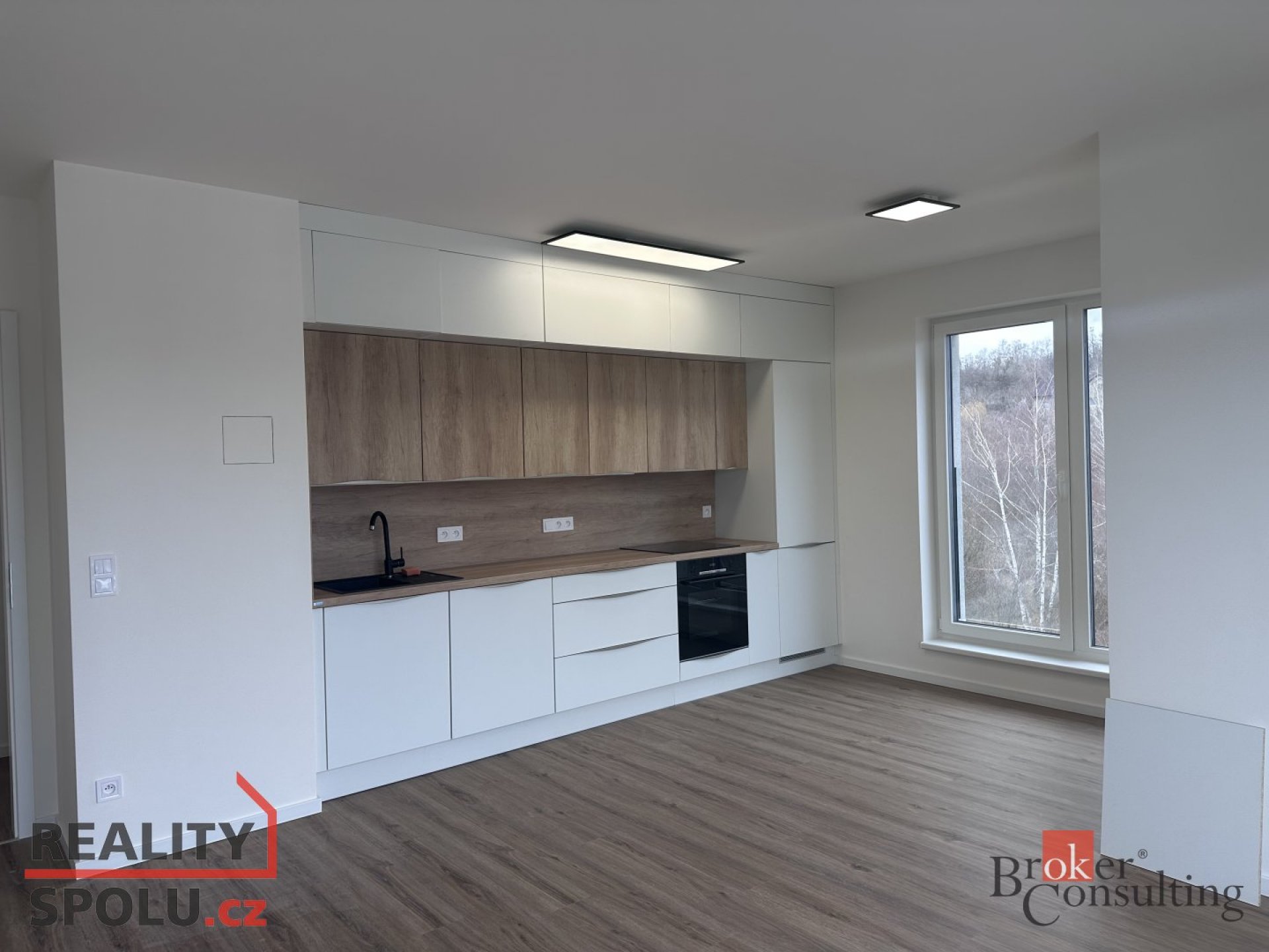 Pronájem novostavby 3+kk s balkonem, parkovacím stáním a sklepem – Kladno