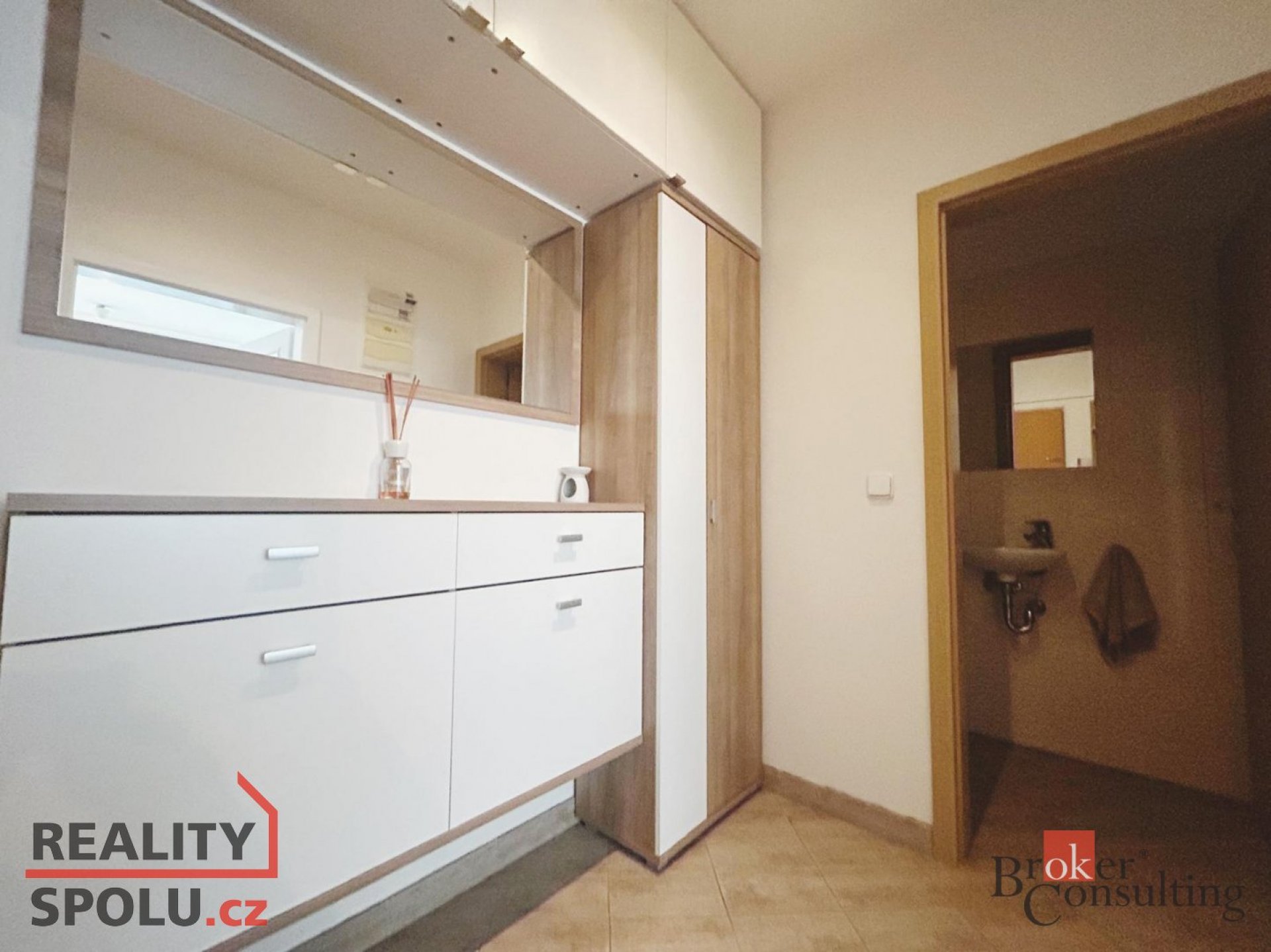 Pronájem bytu 2+kk, 1. patro – Belárie Park, Praha 4 Modřany