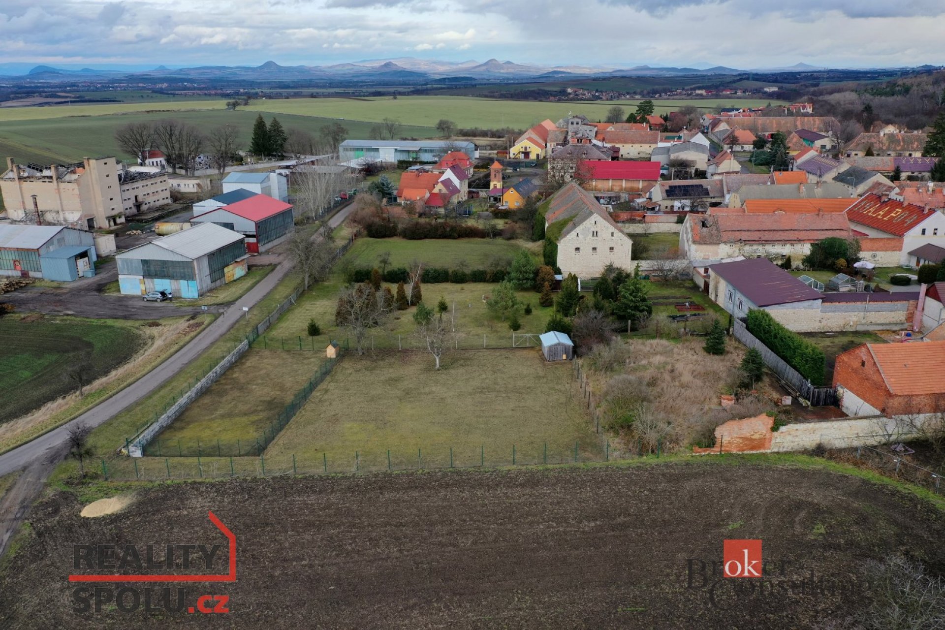 Prodej, pozemky/bydlení, 1327 m2, Louny, Louny [ID 81412]