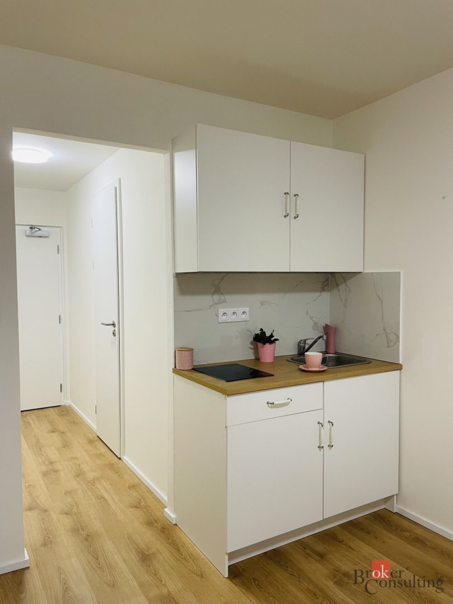Pronájem, byty/1+kk, 23 m2, Čenětická 2413/1, 14900 Praha, Hlavní město Praha [ID 82358]