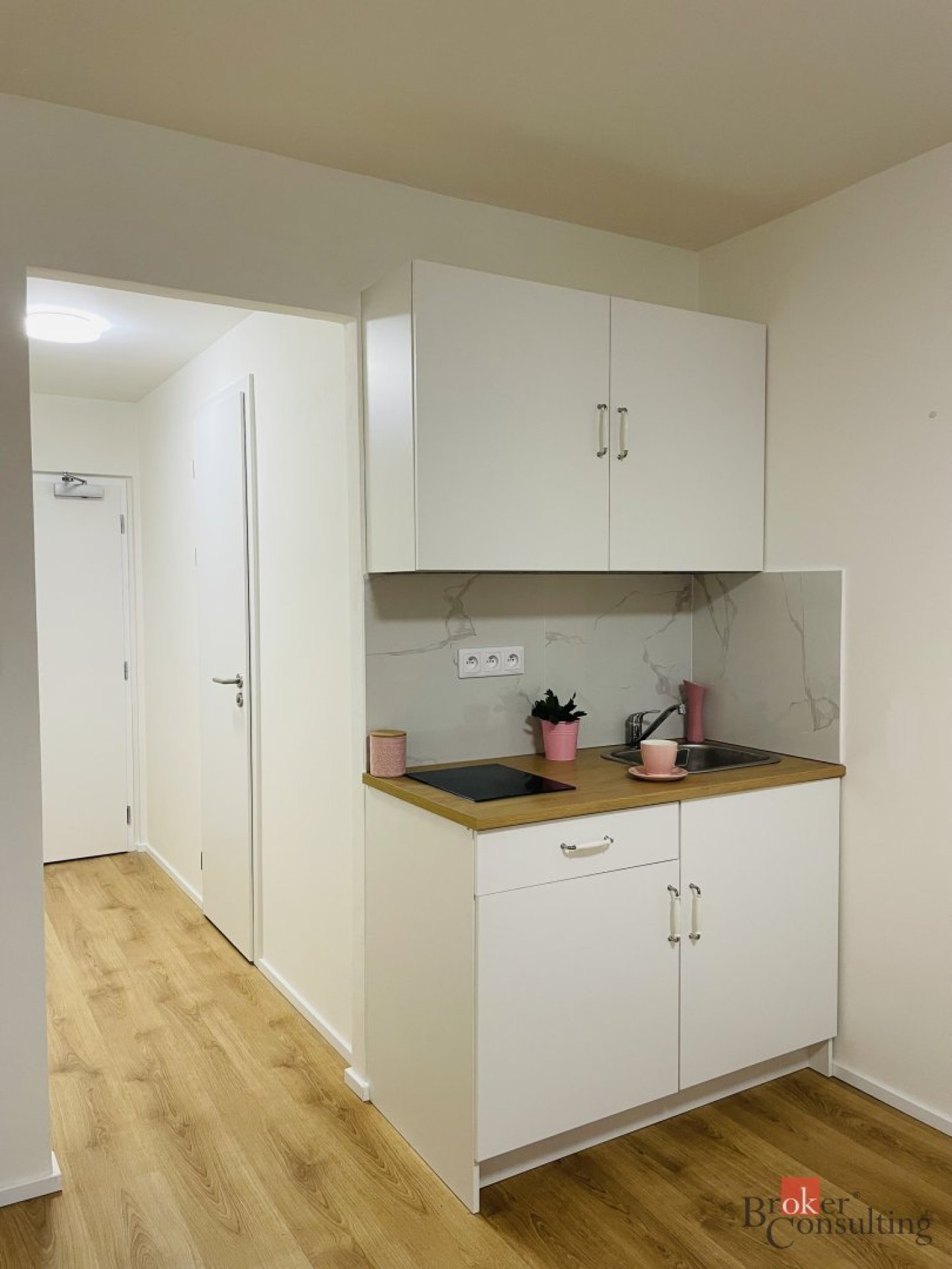 Pronájem, byty/1+kk, 23 m2, Čenětická 2413/1, 14900 Praha, Hlavní město Praha [ID 82358]