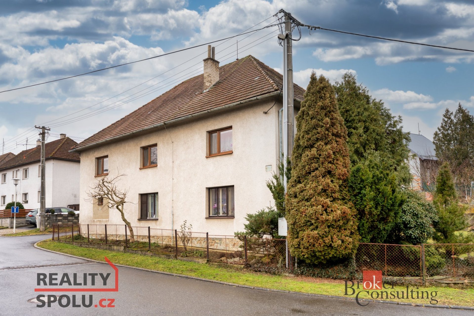 Rodinný dům Lípa, 280m2, 4+kk 118m2, 3+kk 118m2, suterén 44m2, pozemek 1010m2