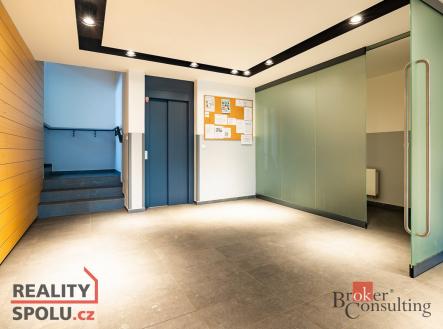 Pronájem bytu, 3+kk, 84 m²