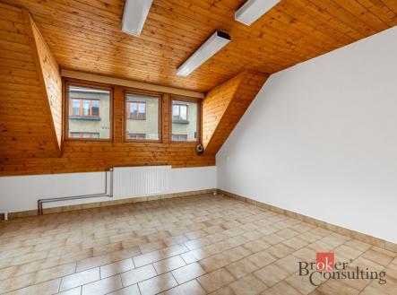 Pronájem komerčního objektu, jiný, 88 m²