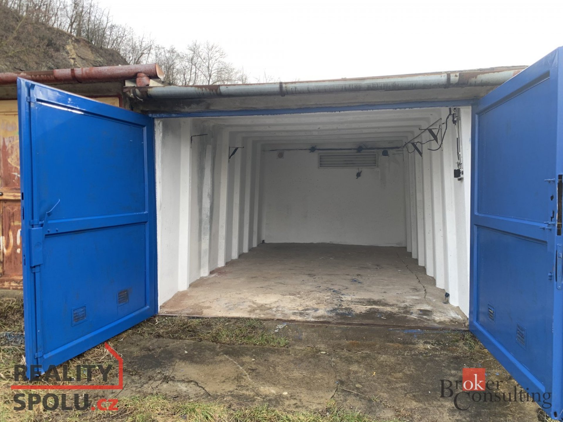 Prodej garáže – řadová panelová 19 m2, Kuřim, ul. Pod Vinohrady