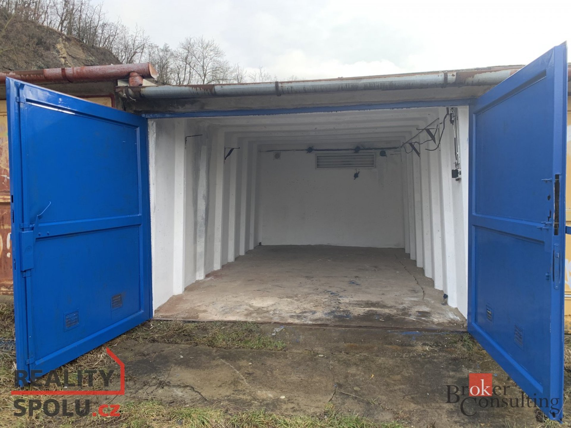 Prodej garáže – řadová panelová 19 m2, Kuřim, ul. Pod Vinohrady