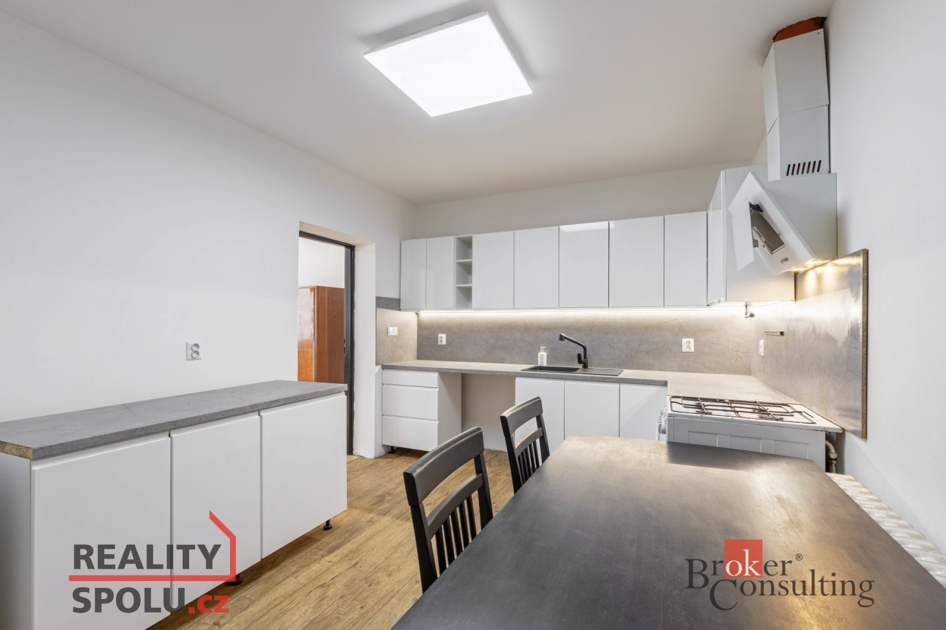 Rodinný dům 4+2 se zahrádkou