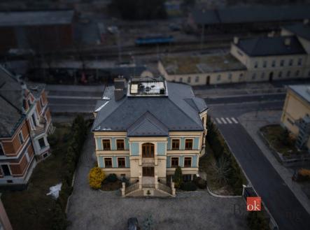 Pronájem komerčního objektu, administrativní budova, 280 m²