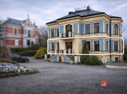 Pronájem komerčního objektu, administrativní budova, 280 m²