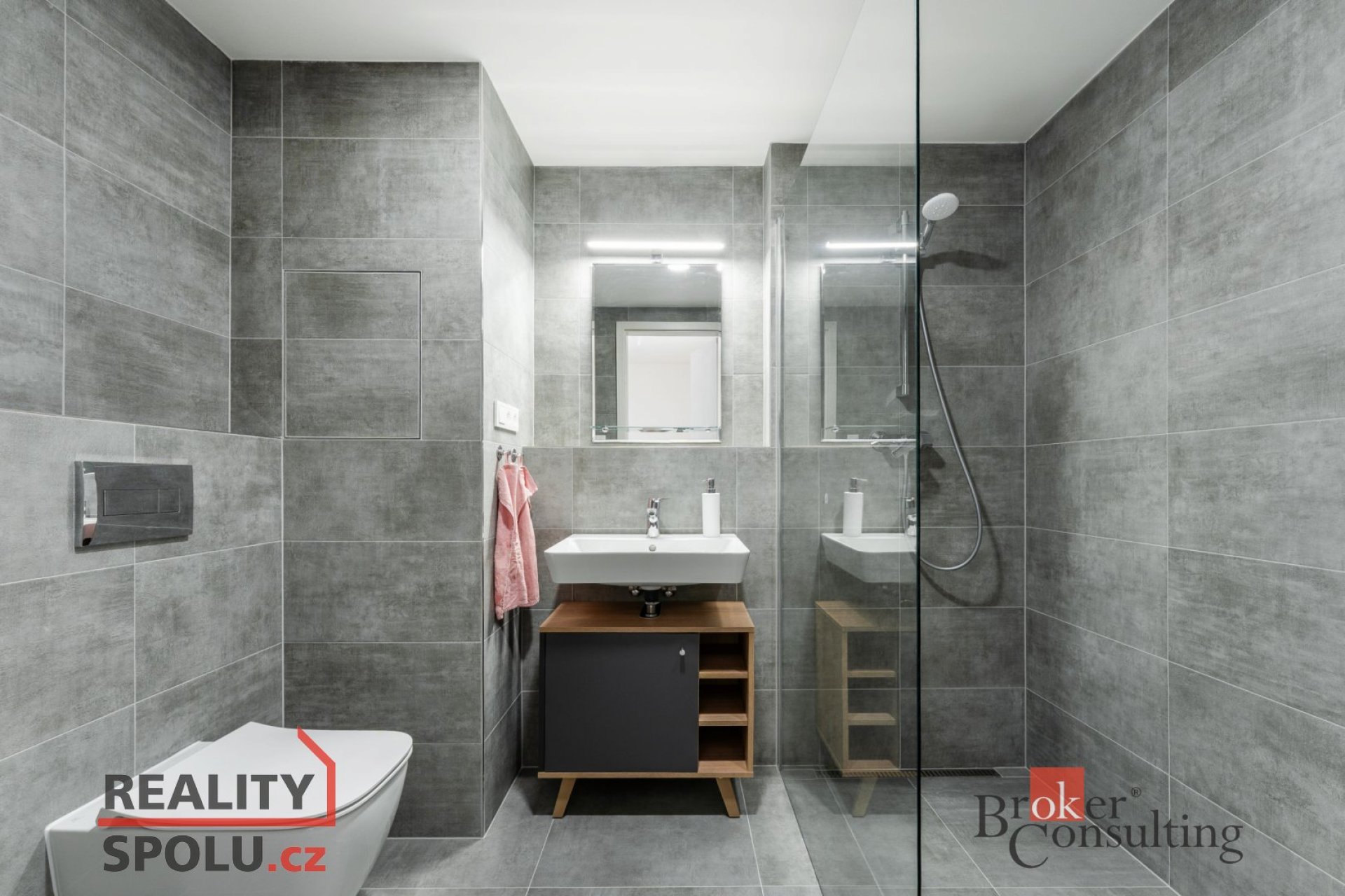 Světlý byt 1+kk v novostavbě s parkováním, Hořovice