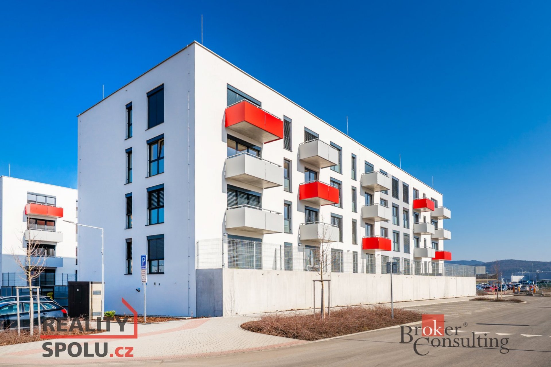 Světlý byt 1+kk v novostavbě s parkováním, Hořovice