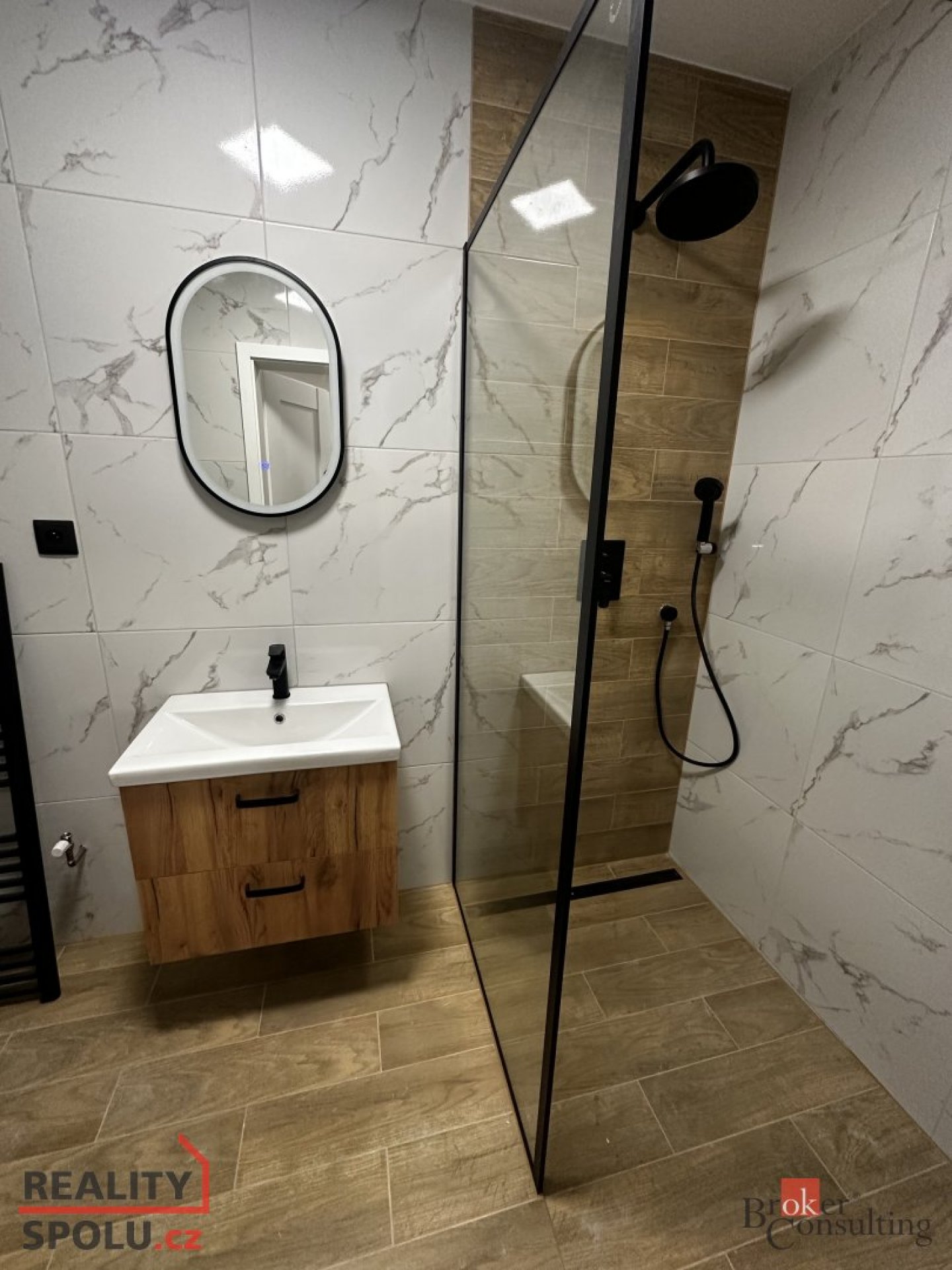 Pronájem prostorného bytu 3kk