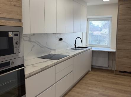 Pronájem bytu, 3+kk, 72 m²