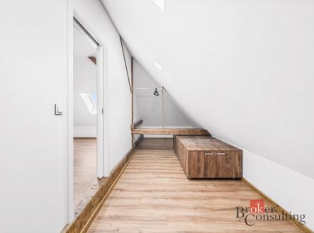 Pronájem bytu, 1+kk, 85 m²