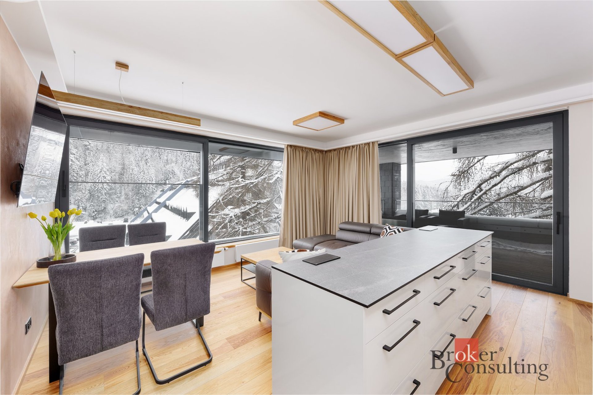 Corso Harraochov 100m2 bytová jednotka 4kk , 2 parkovací místa