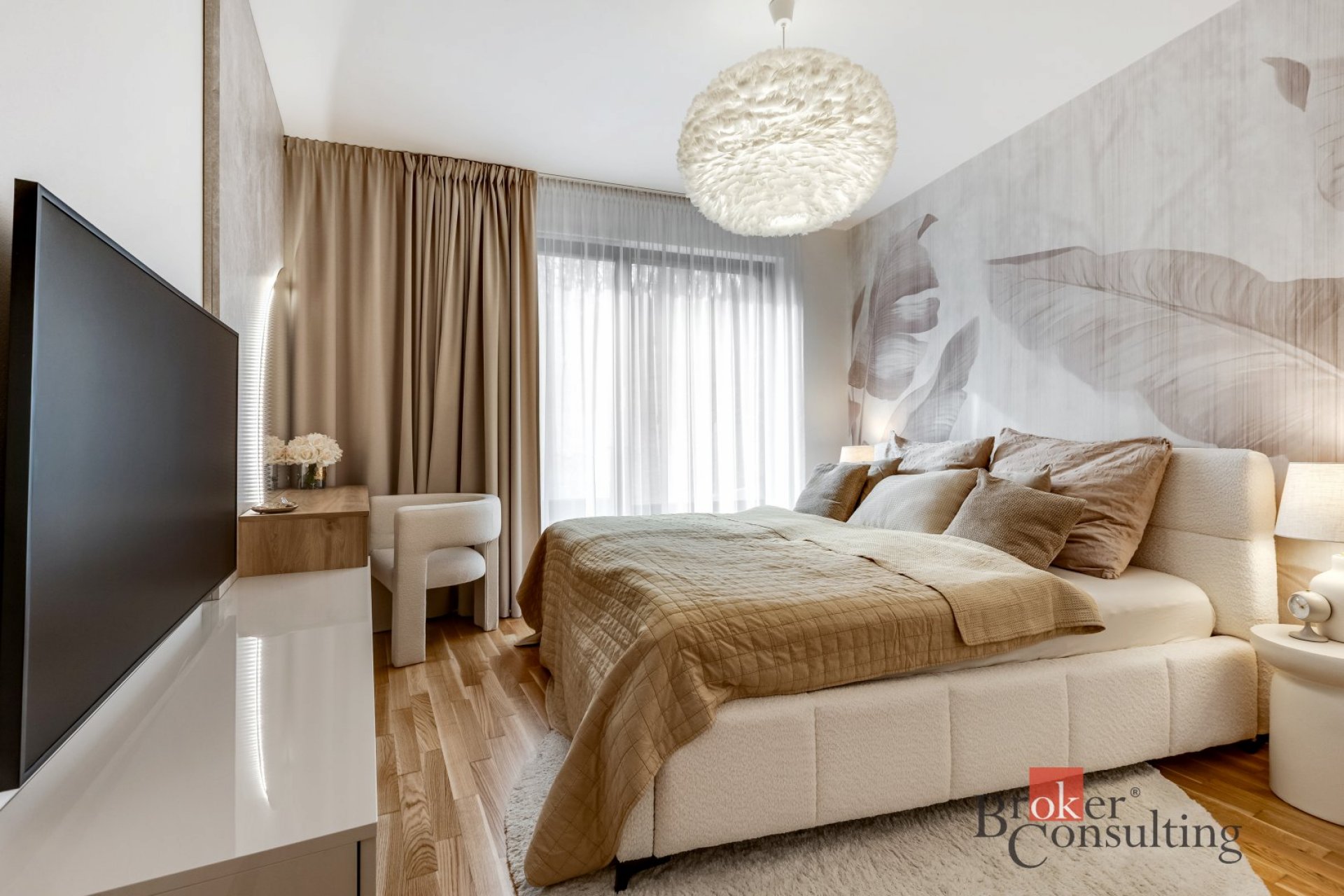 Pronájem nového bytu 3+kk 82m2, v nadstandardním vybavením, recepce, garážové stání, lodžie