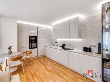 Pronájem bytu, 3+kk, 82 m²