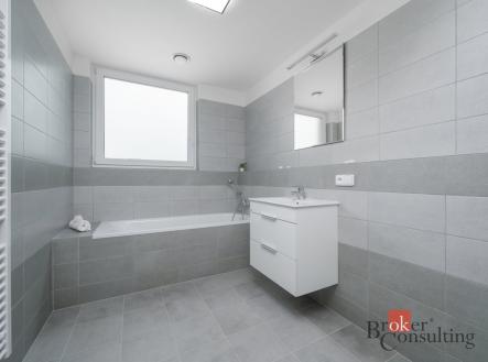 Pronájem bytu, 3+kk, 80 m²