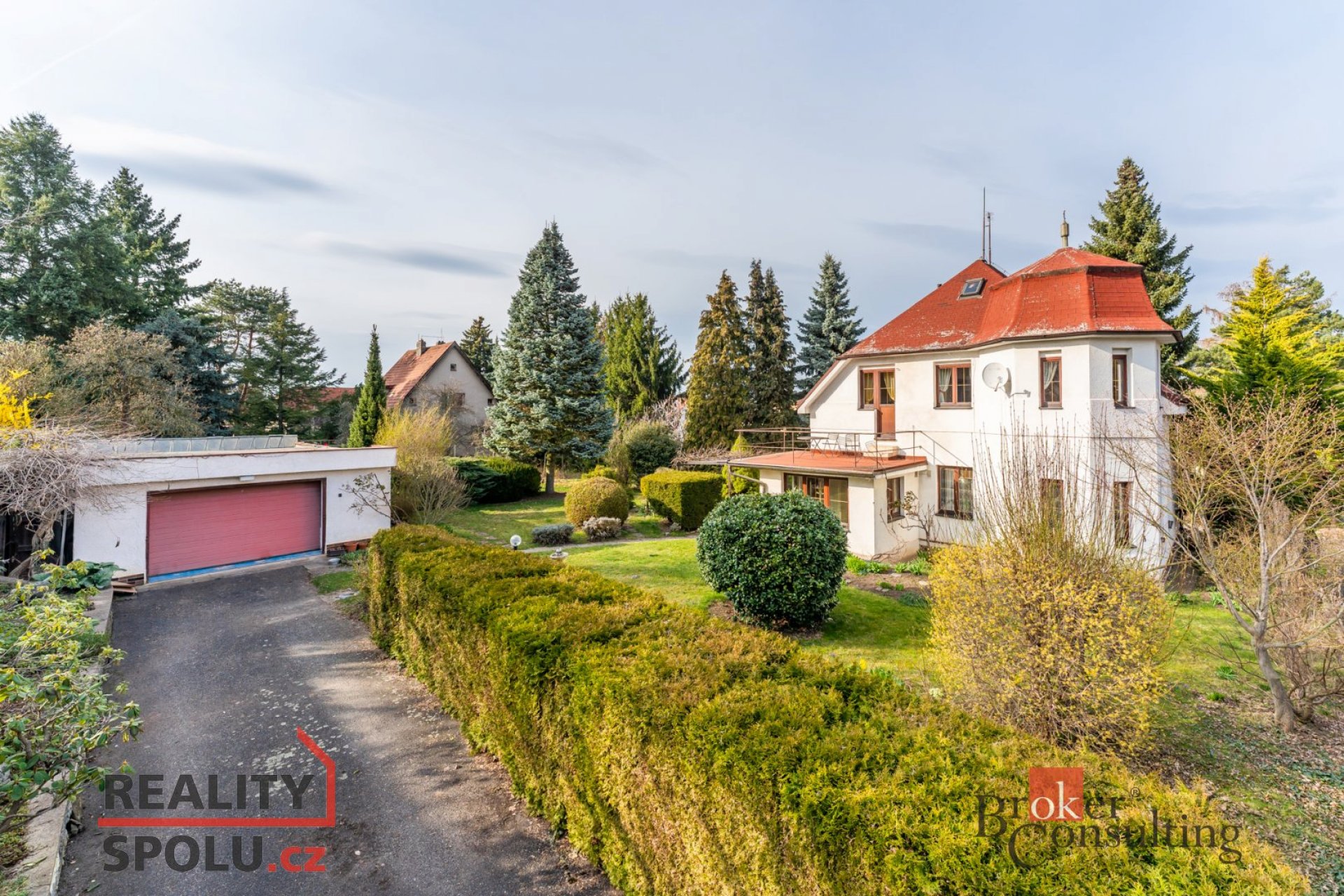 Rodinný dům k pronájmu v klidné zelené lokalitě - Praha 8, Ďáblice