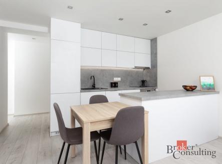 Pronájem bytu, 2+kk, 41 m²