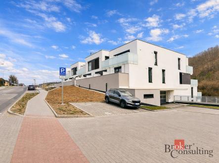 Pronájem bytu, 1+kk, 32,33 m²