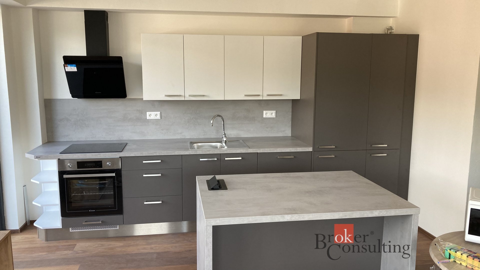 Pronájem, bytu 2+kk s terasou a parkováním