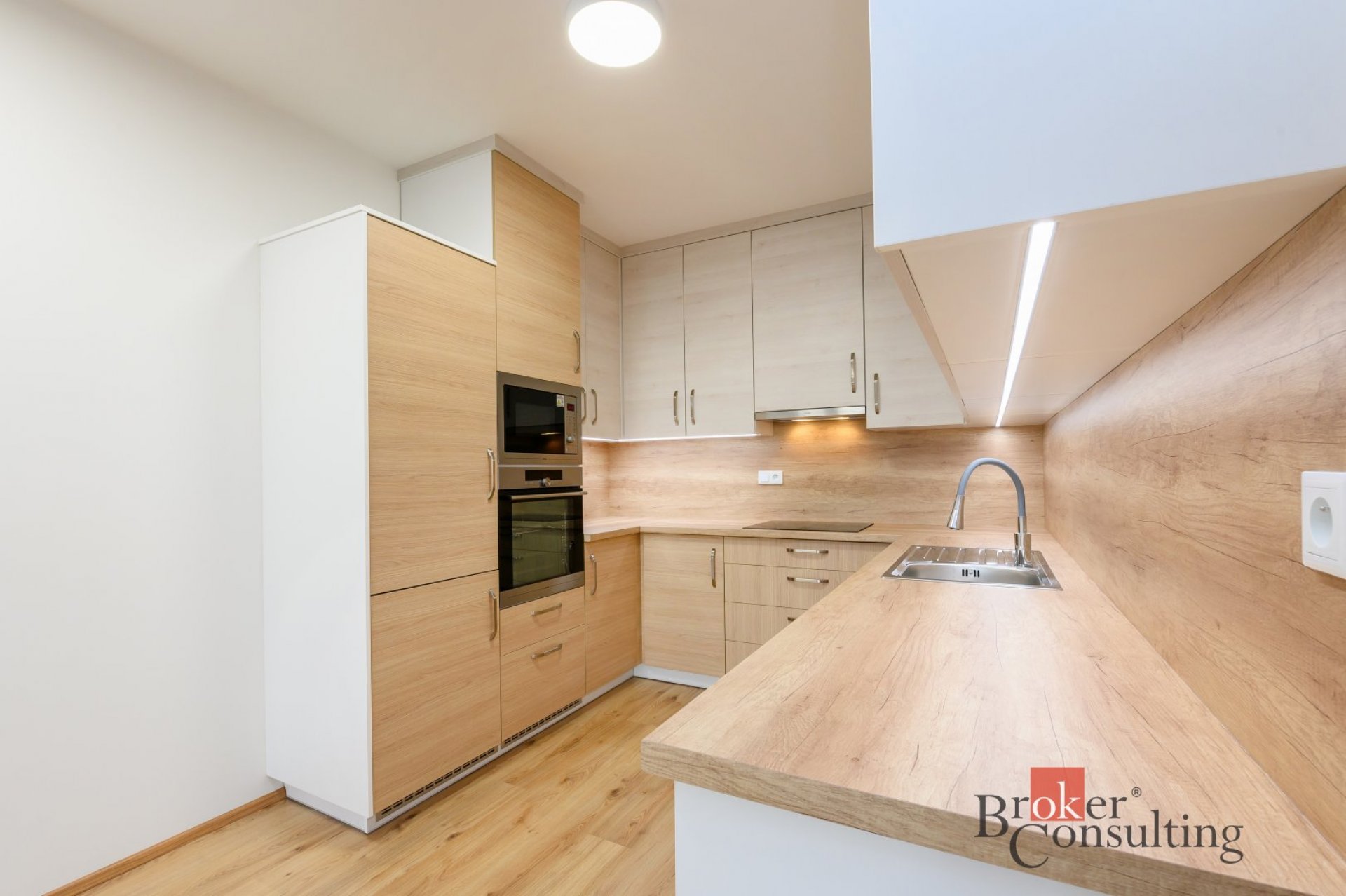 Pronájem, byt 2+kk, 73m2, Plzeň, ul. Železná