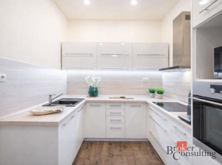 Pronájem bytu, 3+kk, 74 m²