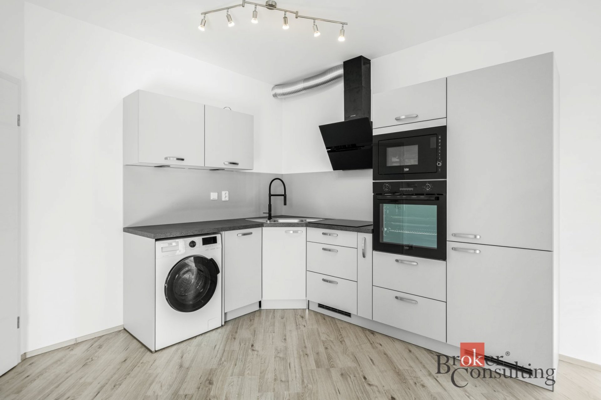 Pronájem, byty/2+kk, 52.37 m2, Železná 3057/8, Jižní Předměstí, 30100 Plzeň 3 [ID 83291]