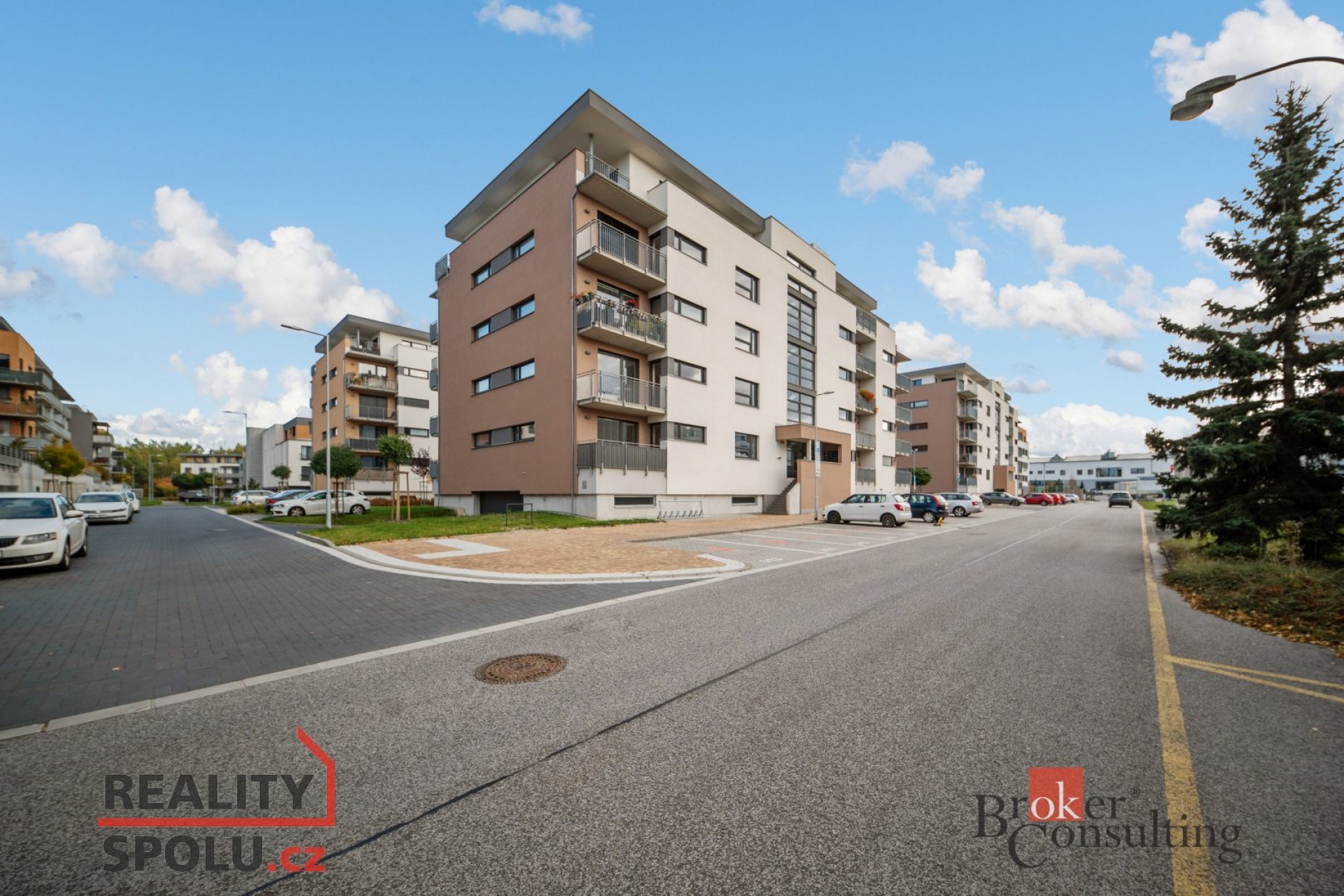 Prodej, byty/2+kk, 54 m2, Antonína Petrofa 2113/10, 50009 Hradec Králové, Hradec Králové [ID 83504]