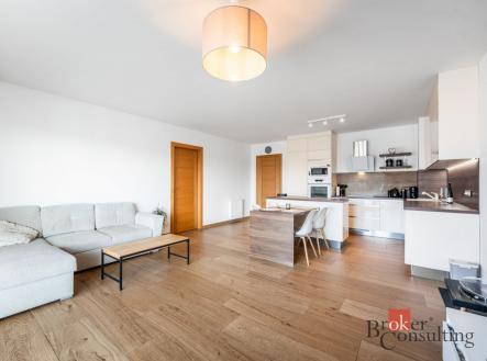 Pronájem bytu, 2+kk, 66 m²