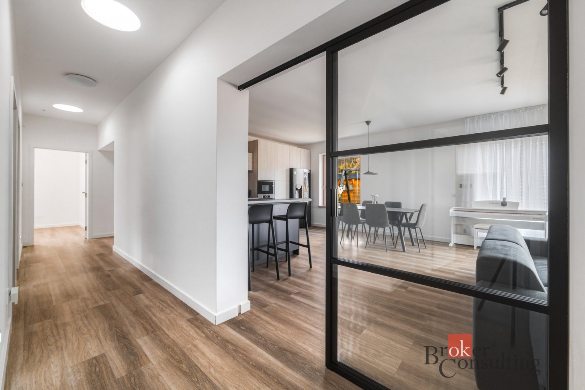 Prodej rodinného domu 5+kk se zahradou a bazénem – Štěnovice u Plzně