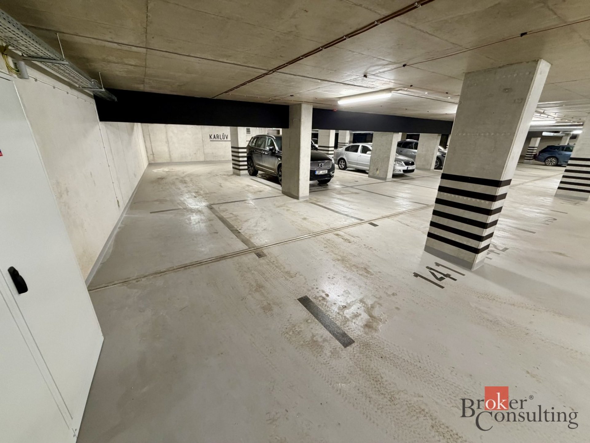 Garažové parkovací stání