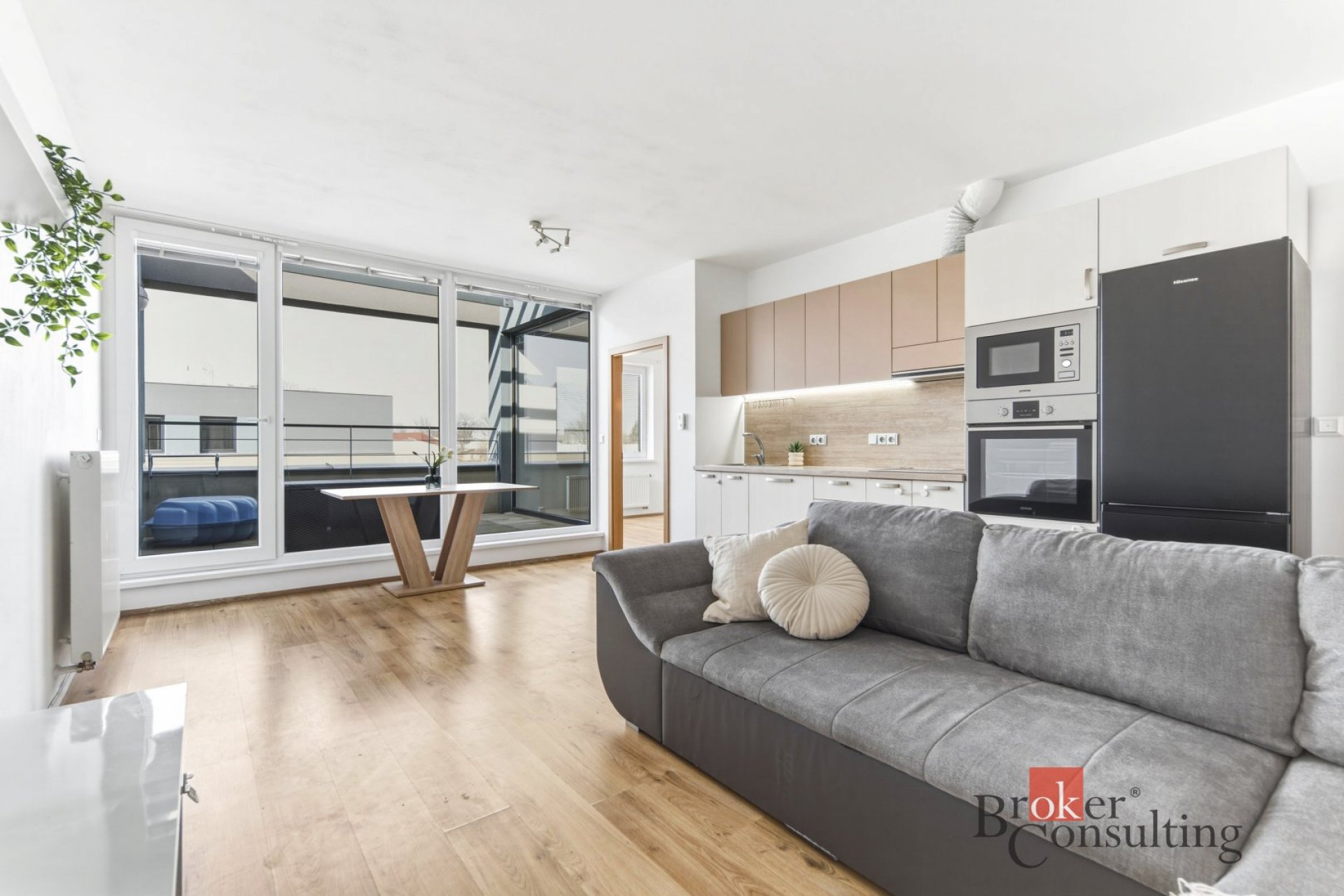 Krásný světlý byt 2+KK, Chrudim