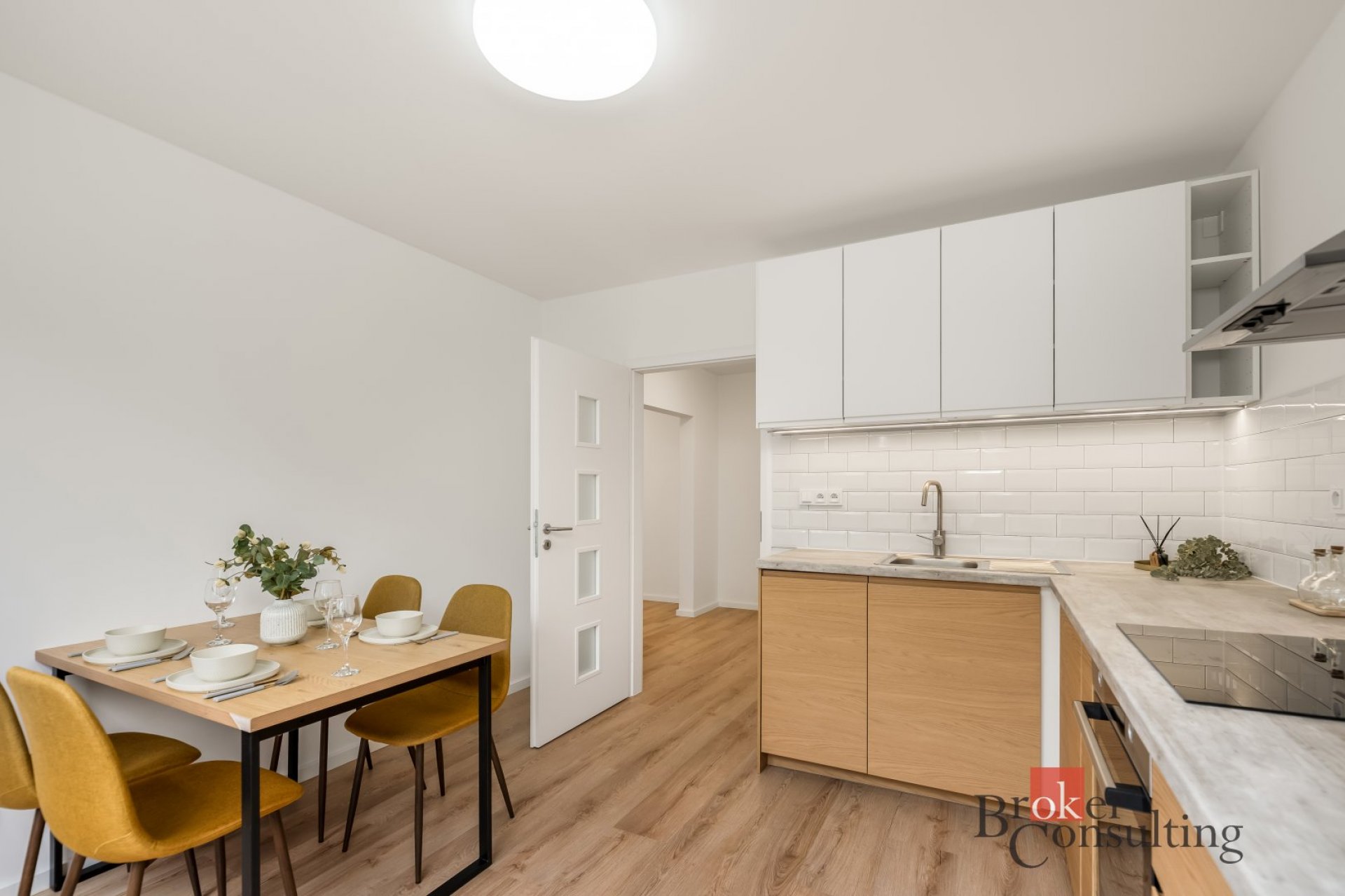 Prodej bytu 3+1 po rekonstrukci – Praha 4, Modřany, ulice Urbánkova, 79 m², lodžie, velká předsíň i 