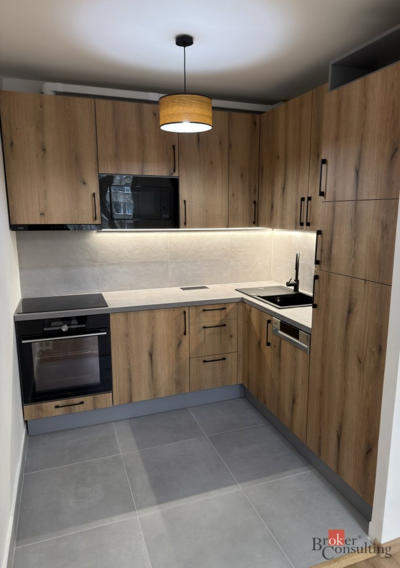 Pronájem bytu 2+kk po kompletní rekonstrukci ve Školní ulici v Lounech- 3. NP